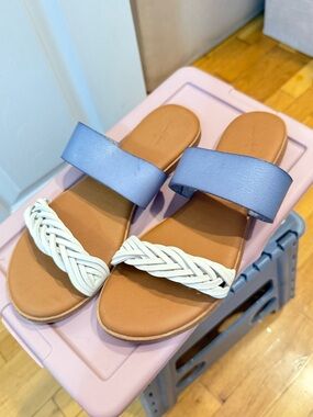 Universal Thread White Braided & Blue Strap Slide Sandals